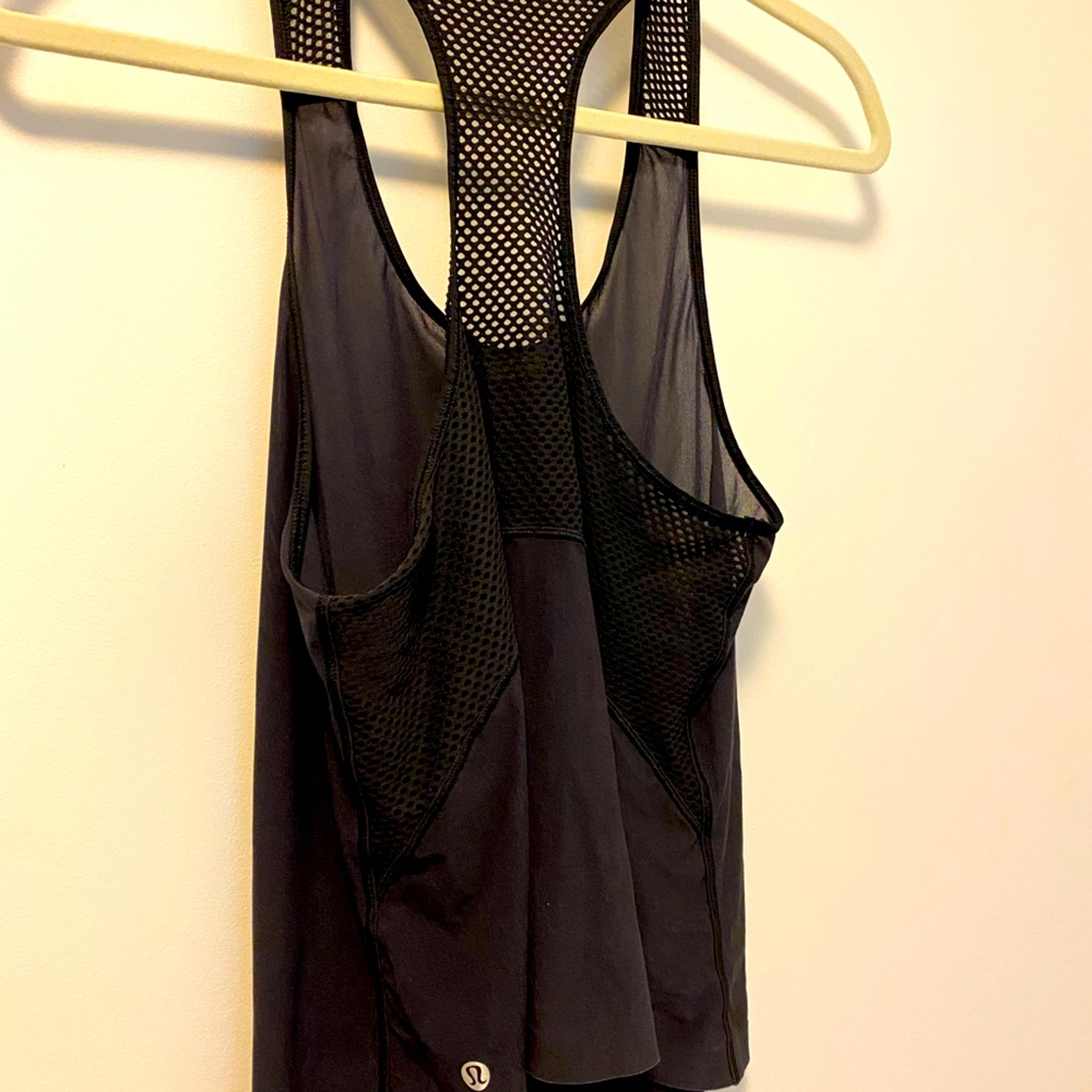 Lululemon Black Razorback tank top sz 4